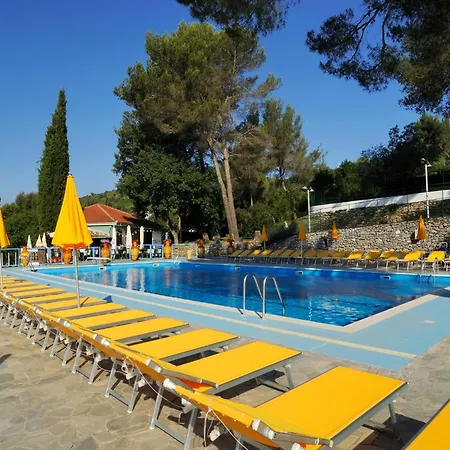 Mobile In Ferienresidenz Mit Pool Prázdninový dům *