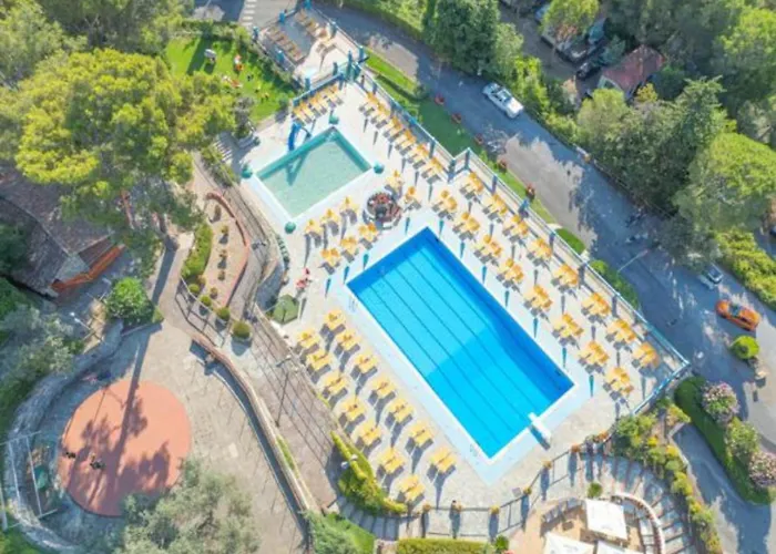 Mobile In Ferienresidenz Mit Pool Prázdninový dům *