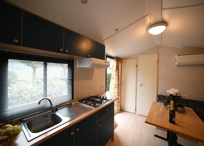 بيت للعطل Mobile In Ferienresidenz Mit Pool