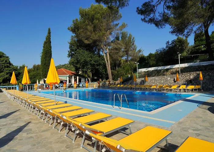 Mobile In Ferienresidenz Mit Pool Prázdninový dům *